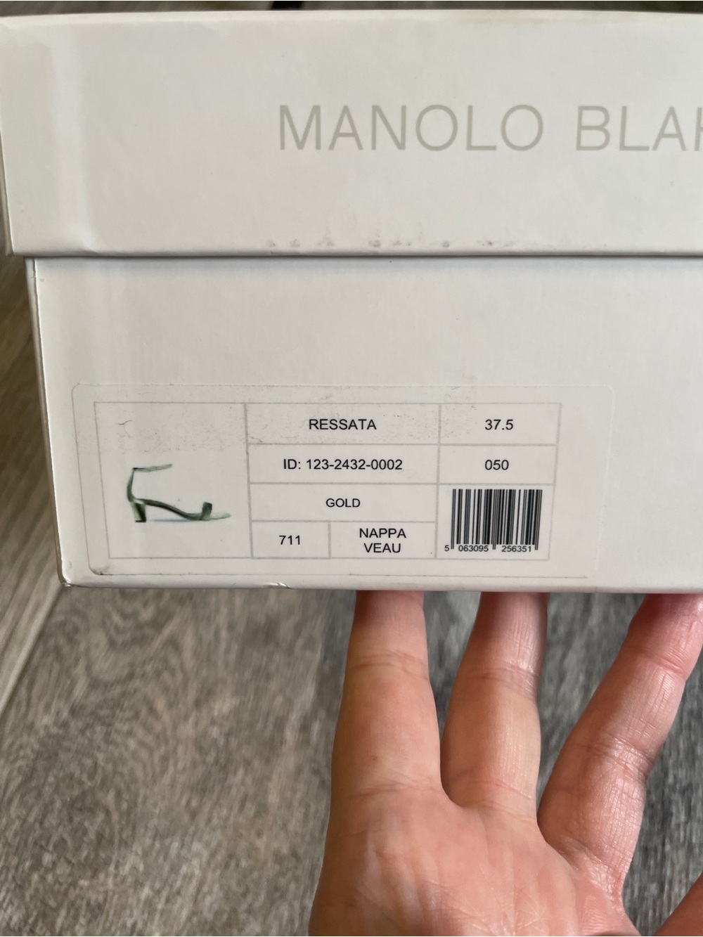Manolo Blahnik Ressata size 37.5 - Picture 12 of 13